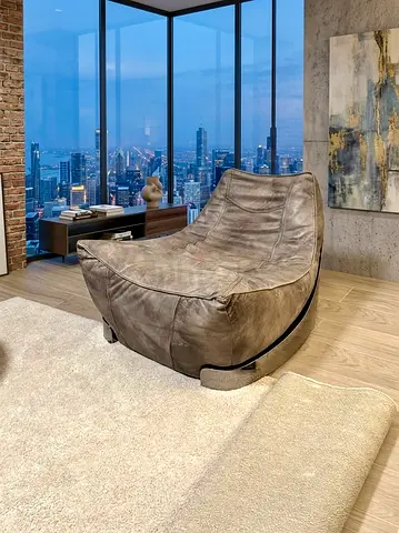 Timothy Oulton Comfortable Modern Leather Lounger / Casual Sofa Chair