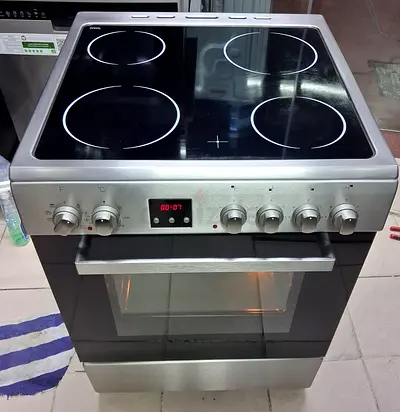 Whirlpool Full Electric Ceramic Cooker. 60Cm.