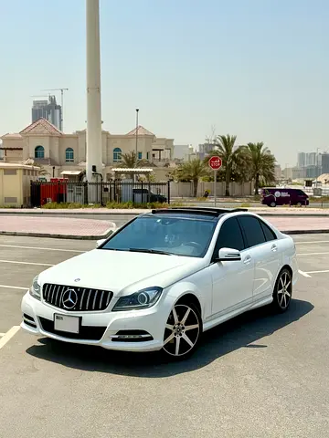 Mercedes Benz C200 2013 - Korean specs - Full options - Well Maintained - Immaculate condition