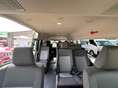 2020 Toyota HIACE — фото 9