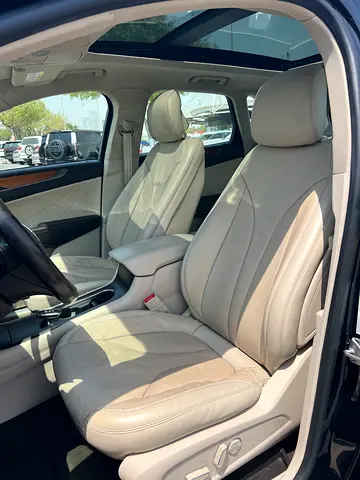 صورة 15 لـ 2019 Lincoln MKC