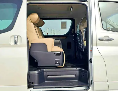 صورة 7 لـ 2026 Toyota GRANVIA