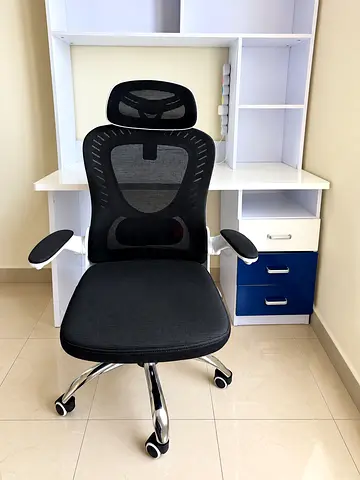Ergonomic Mesh Office plus gaming Chair with Headrest - Good Condition