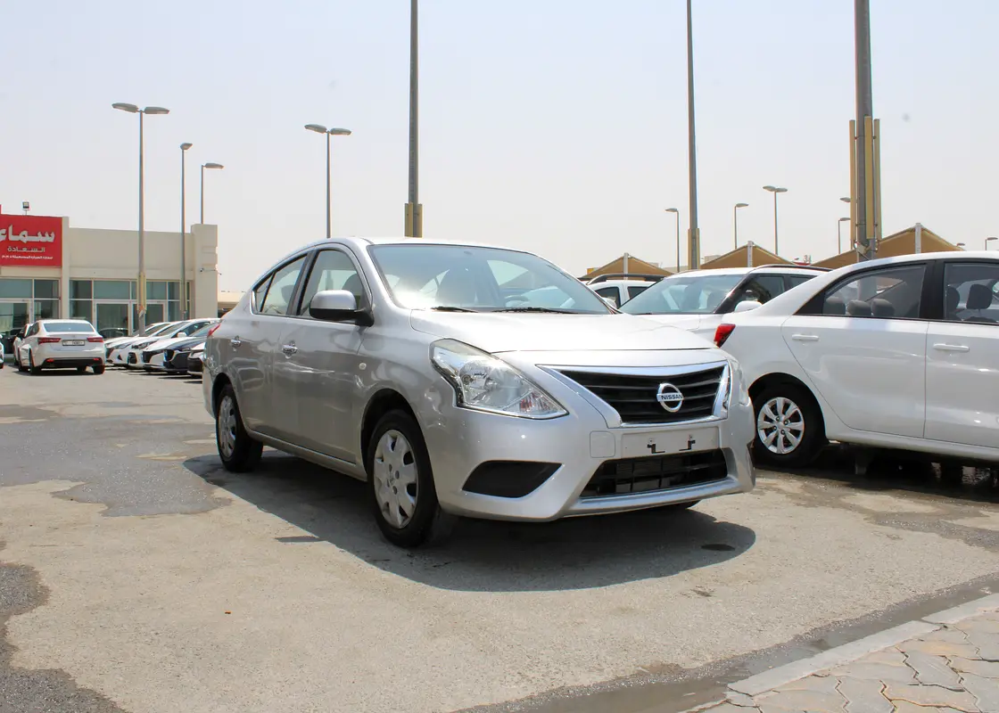 2023 Nissan Sunny SE