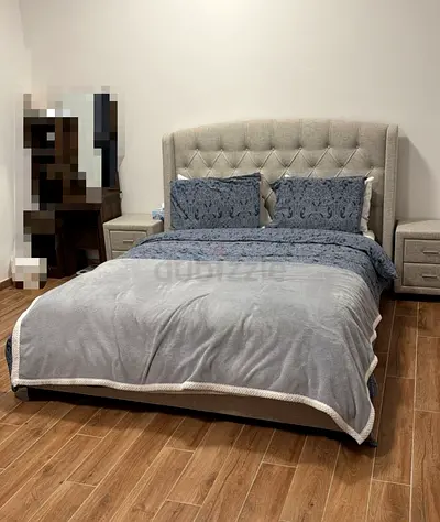 King size bed with mattress (includes 2 nightstands)