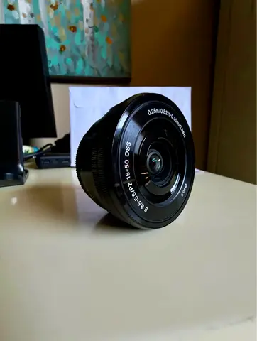 Sony E PZ 16-50mm f/3.5-5.6 OSS Compact Zoom Lens - Good Condition