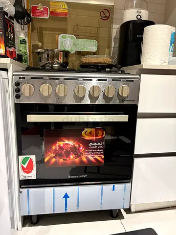 Westpoint gas oven with 4 burners