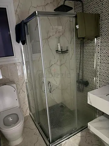 Need to sell bathroom glass shower room
