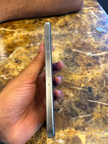 Apple iPhone 15 Pro Natural Titanium