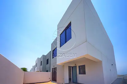 Single Row | Prime Location | Spacious Plot