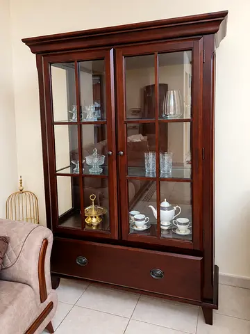 Classical Wooden Display Cabinet with Glass Doors,  with light