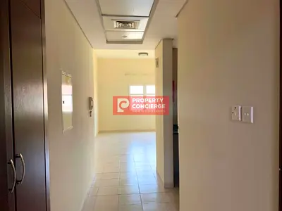 Spacious Bright Studio | 2Mins To Metro | Community