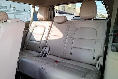 صورة 13 لـ 2019 Lincoln NAVIGATOR