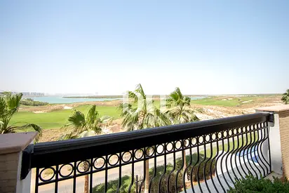 Lively | Spacious Layout | Neighbourhood Views