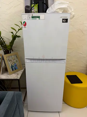 Compact 2-door Refrigerator Freezer - White, Good Condition 1 year old.