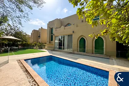 Exclusive | Upgraded | 4 Bed | Garden Hall