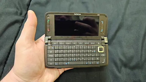 Nokia E90