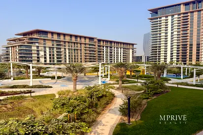 Luxury 4BR + Maid | Large Layout | Park View