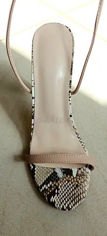 Elegant high heal Sanddal