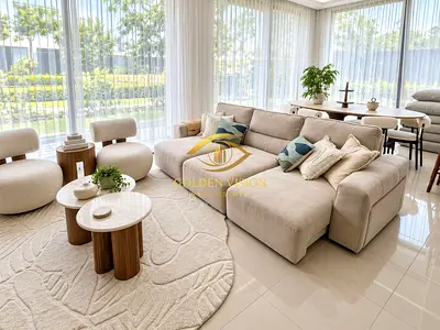 Fully Furnished 3BR Townhouse | 1 Min to Beach | Premium Interior | Prime Location