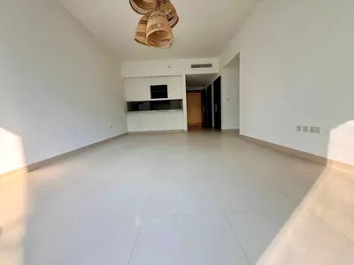 1 Bed | Large Layout | BLVD View | Vacant
