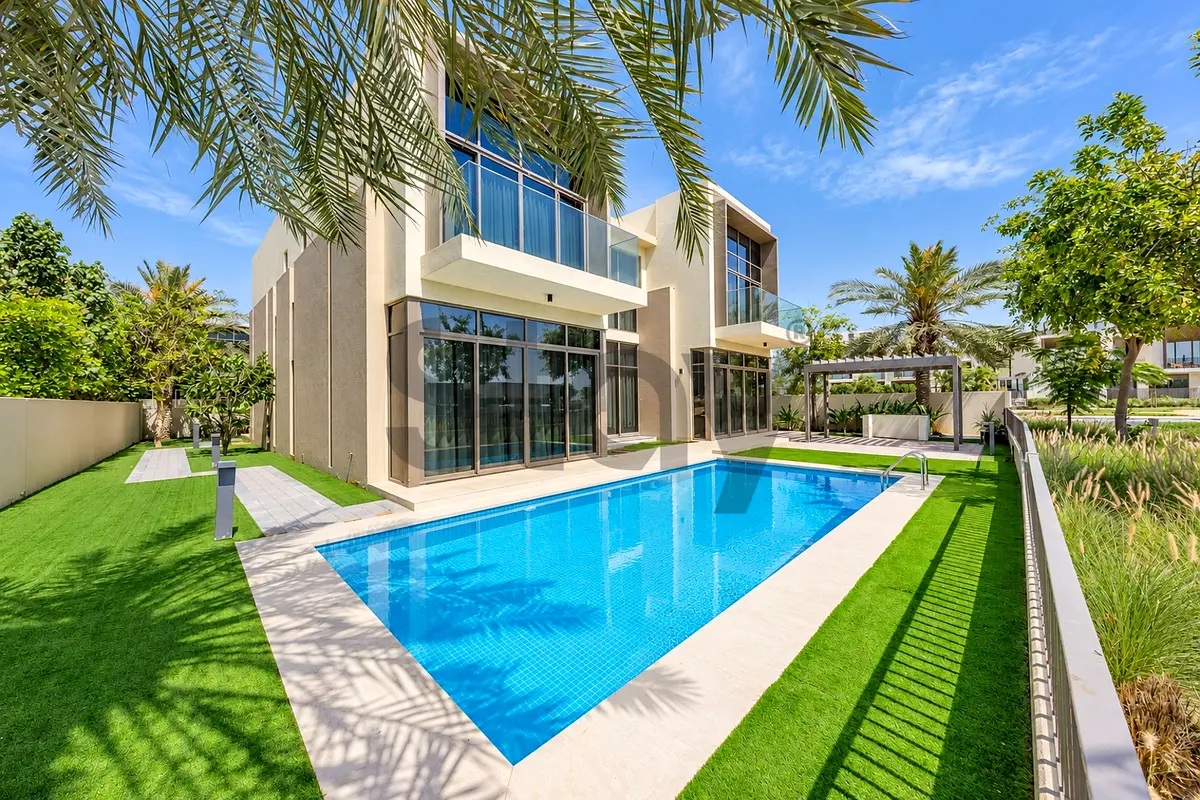 Luxury 5BR Villa | Golf Place | Prime Location