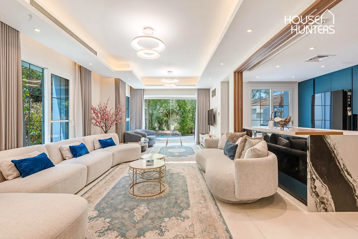 Renovated 3E Villa | Single Row | Prime Location