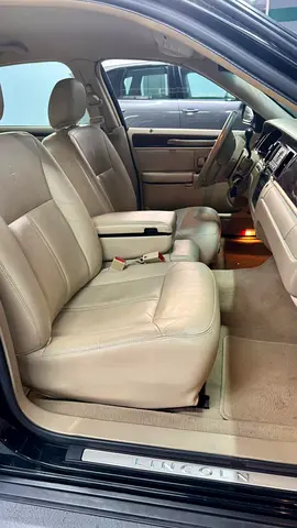 صورة 3 لـ 2008 Lincoln TOWN CAR