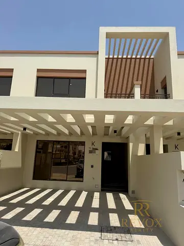 Single Row | Landscaped | Unblocked Front View | Flexible Cheque