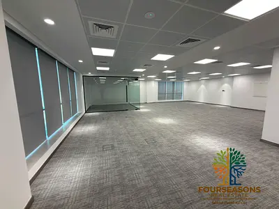 Efficient Large-Scale Office Space for SMEs & Corporate Teams