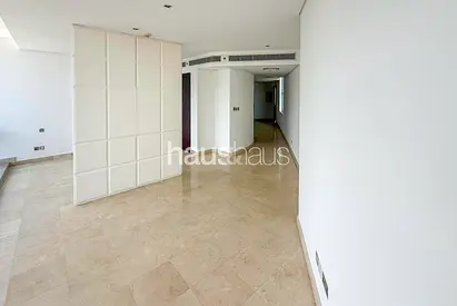 Large Studio | Vacant | Best Location
