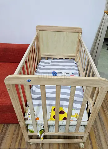 Wooden Baby Crib - Excellent Condition - Free : branded baby swing