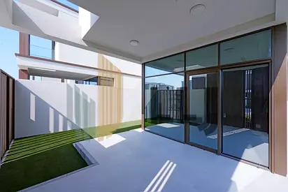 3+Maids | Townhouse | Corner Unit | Next to Park