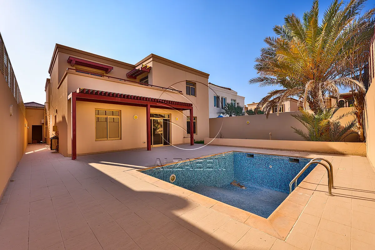 Single Row | Upgraded 5BR Villa | Pool and Garden