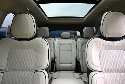 صورة 19 لـ 2023 Lincoln AVIATOR