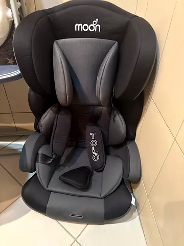 Moon convertible child car seat - good condition