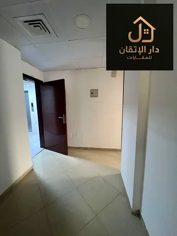 غرفة وصالة للإيجار في المصلى بجانب جراند مول | تكييف مركزي وخزائن حائط