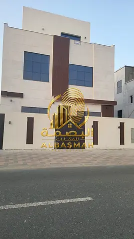 فيلا فاخرة للبيع في منطقة حوشي – الشارقة