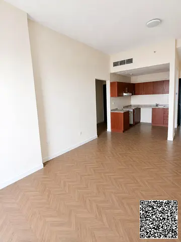 شقة اعادة بيع/بلكونة/2 حمام/فاضية/موقع استراتيجي/سعر مميز و مناسب مقارنة بالمساحة و الموقع