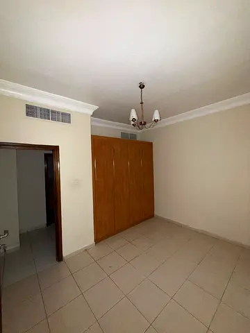 Hot offer 🔥 Spacious 2 BHK | Separate Hall | 2 Washrooms | Central AC & Gas