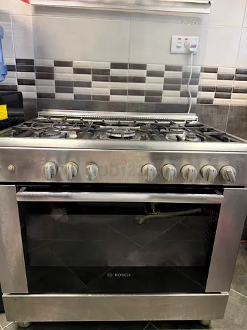 Stainless Steel Bosch 5-Burner Gas Cooker with Oven - Good Working Condition
