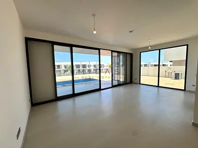 5BR/Vacant/Spacious/Private Swimming Pool/Close to School