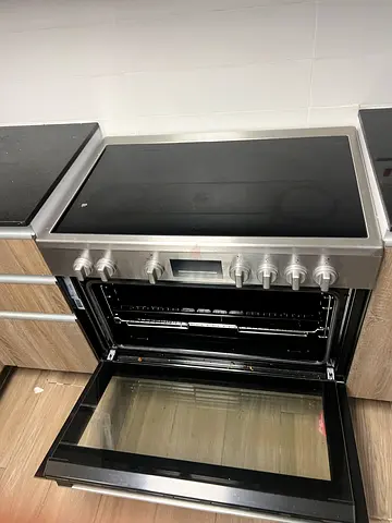 Needs to go today BEKO Electric Cooker with Ceramic Hob and Oven - Stainless Steel