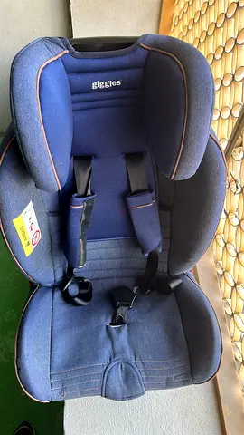 Giggles Blue Convertible Child Car Seat - Good Used Condition