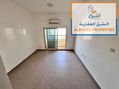 غرفة وصالة خزائن حائط بلكونه مع اطلاله غرفة غسيل باركن مجاني داخل البناية مساحة كبيرة
