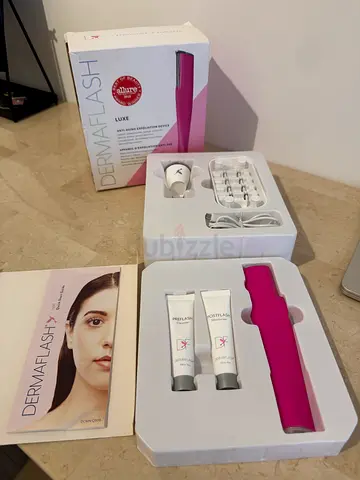 DERMAFLASH Facial Exfoliation & Dermaplaning Device