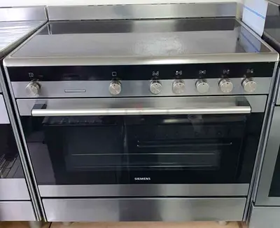 Siemens iQ500 90cm Ceramic Electric Cooker – Modern Design