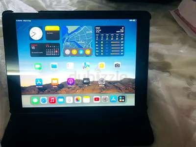 Apple iPad with Smart Cover - Good Condition (Wi‑Fi)