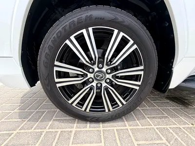 صورة 18 لـ 2025 Lexus LX-SERIES