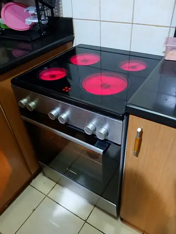 Bosch four burner cooker electric ceramic 60cm with oven fan